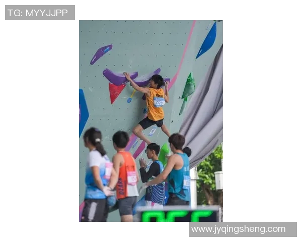 重庆滑板队在世界攀岩锦标赛中的精彩表现与状态分析